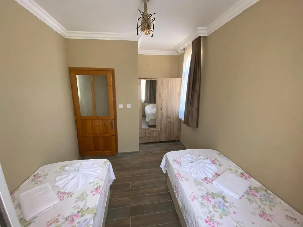 Mavi Yengec Bungalows And Hotel Orhaniye
