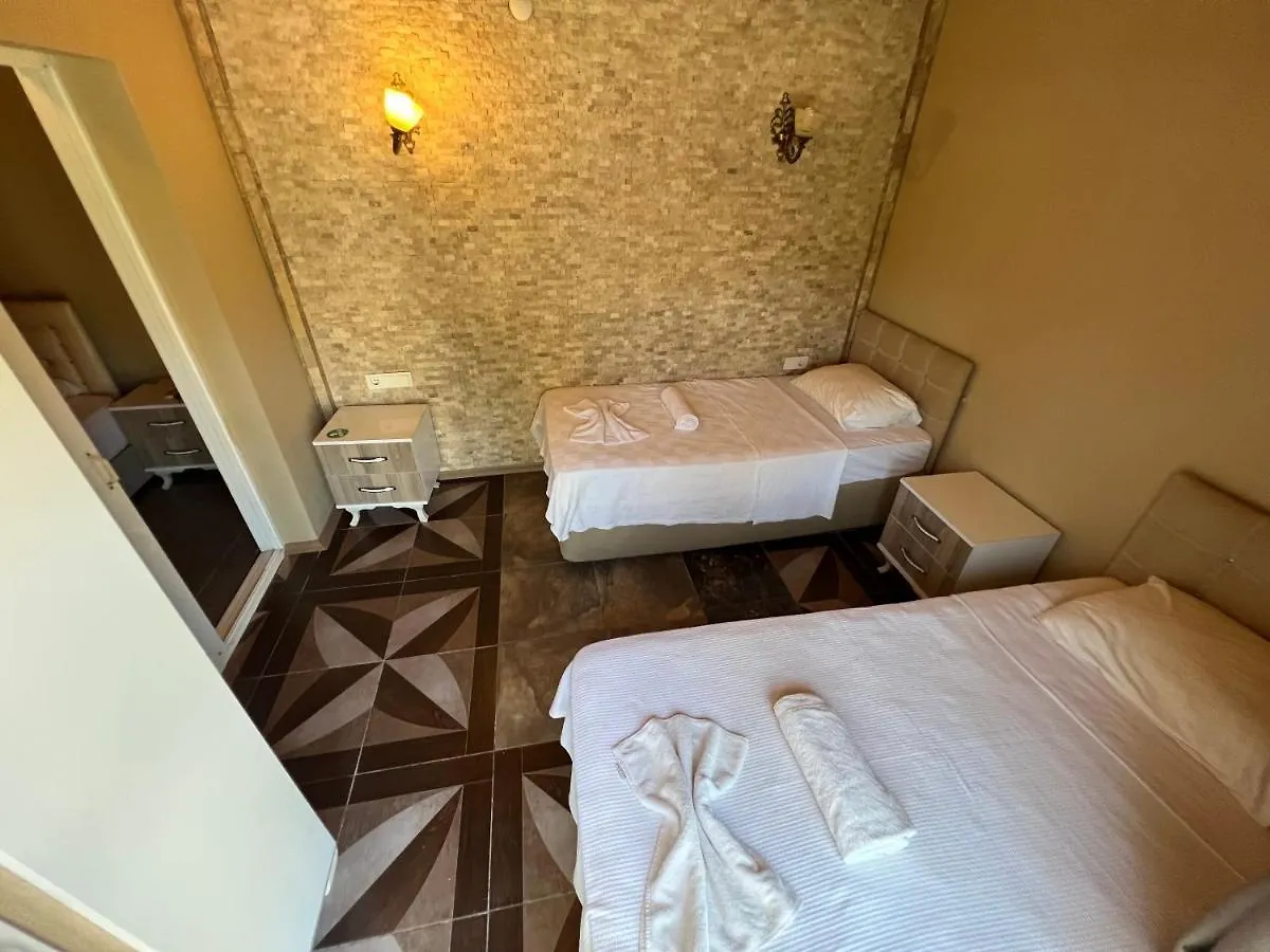 Mavi Yengec Bungalows And Hotel Orhaniye