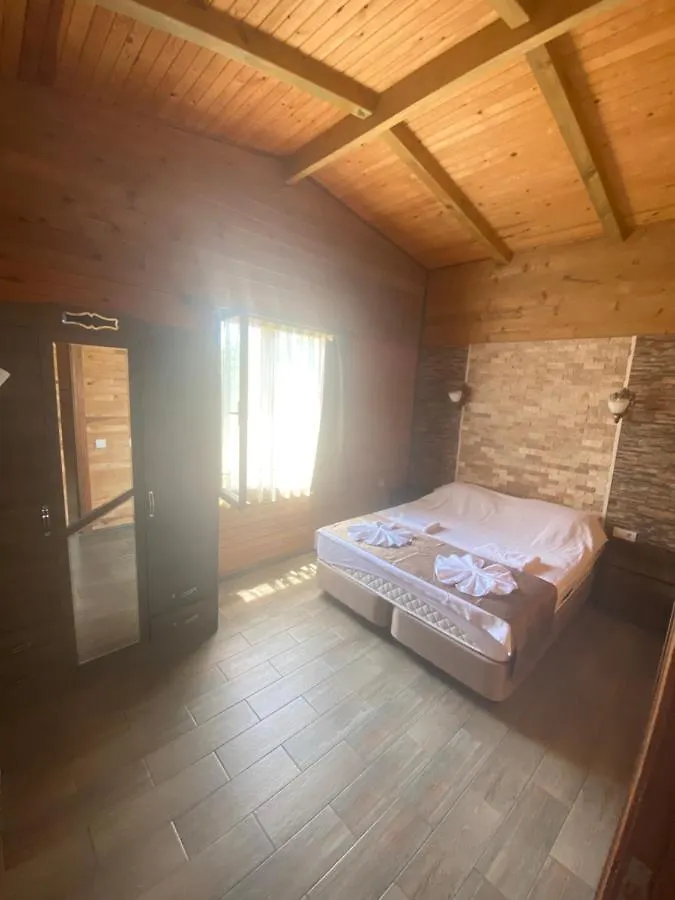 Mavi Yengec Bungalows And Hotel Orhaniye